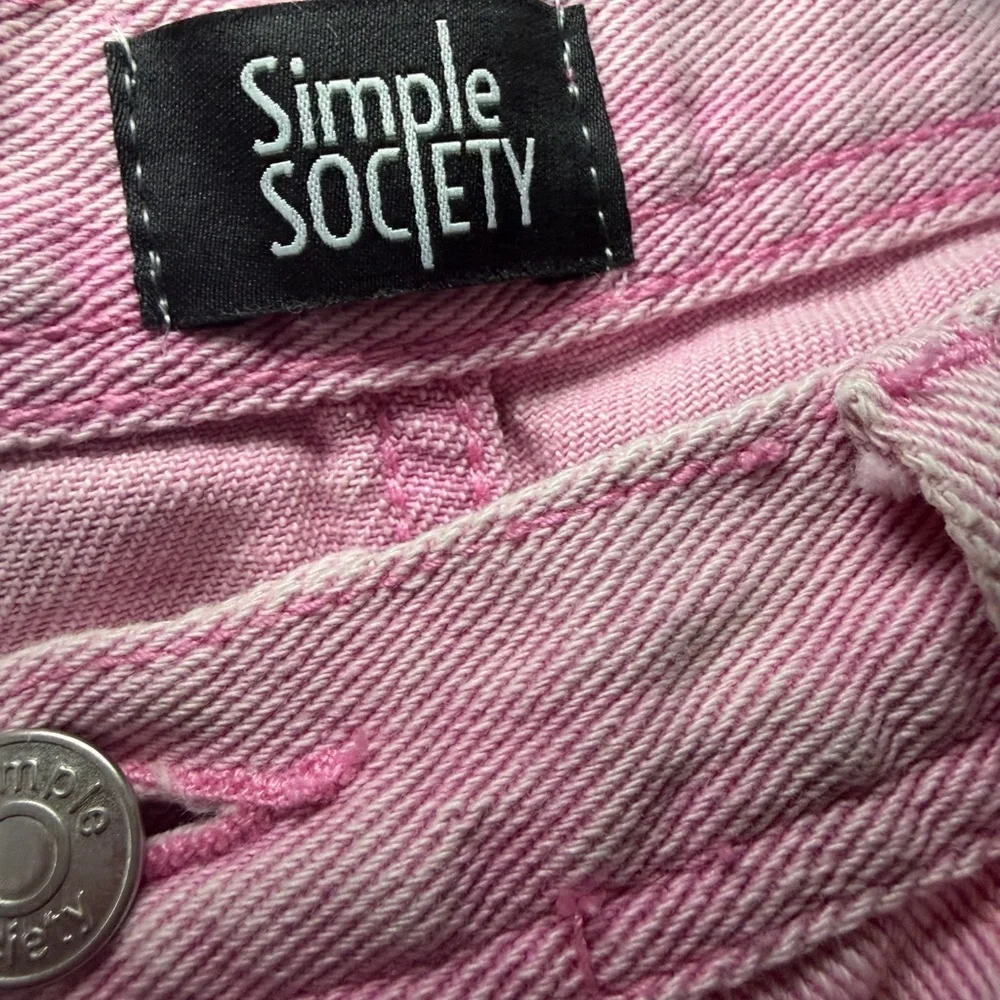 Simple Society Pink Distressed Denim Crop Pants Size 7/28.